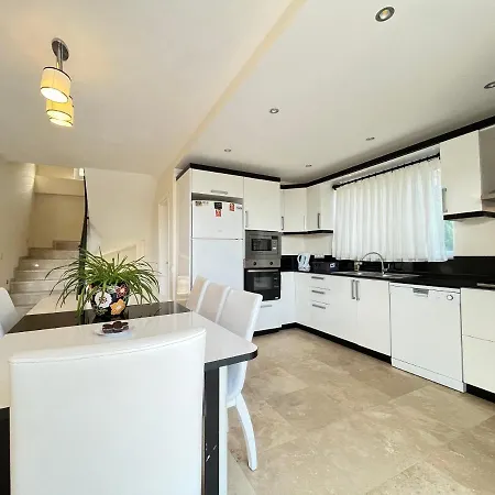 فيلة With Large Pool For 8 People In Kas, Kalkan - Awz 117 *