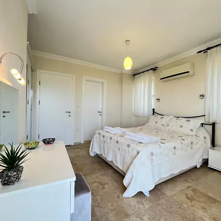 With Large Pool For 8 People In Kas, Kalkan - Awz 117 فيلة